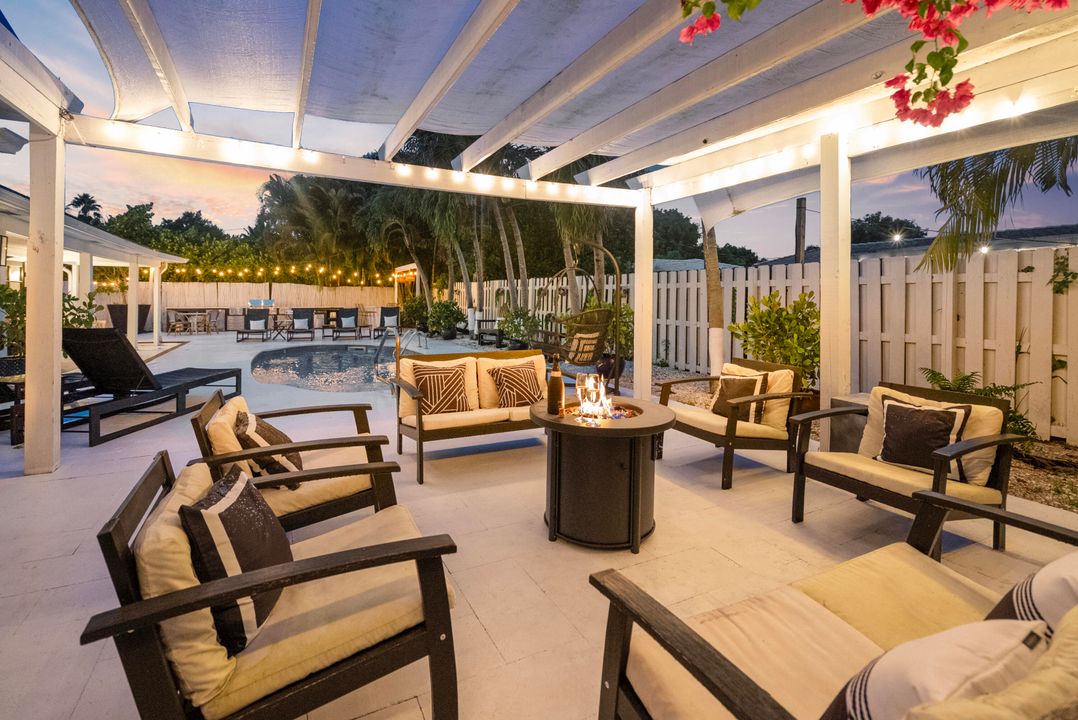 For Sale: $1,599,900 (3 beds, 3 baths, 1988 Square Feet)