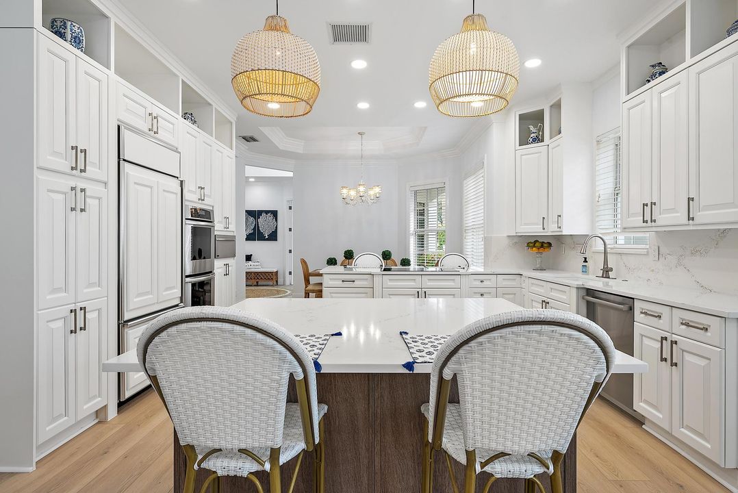 Activo con contrato: $2,539,000 (4 camas, 3 baños, 3741 Pies cuadrados)