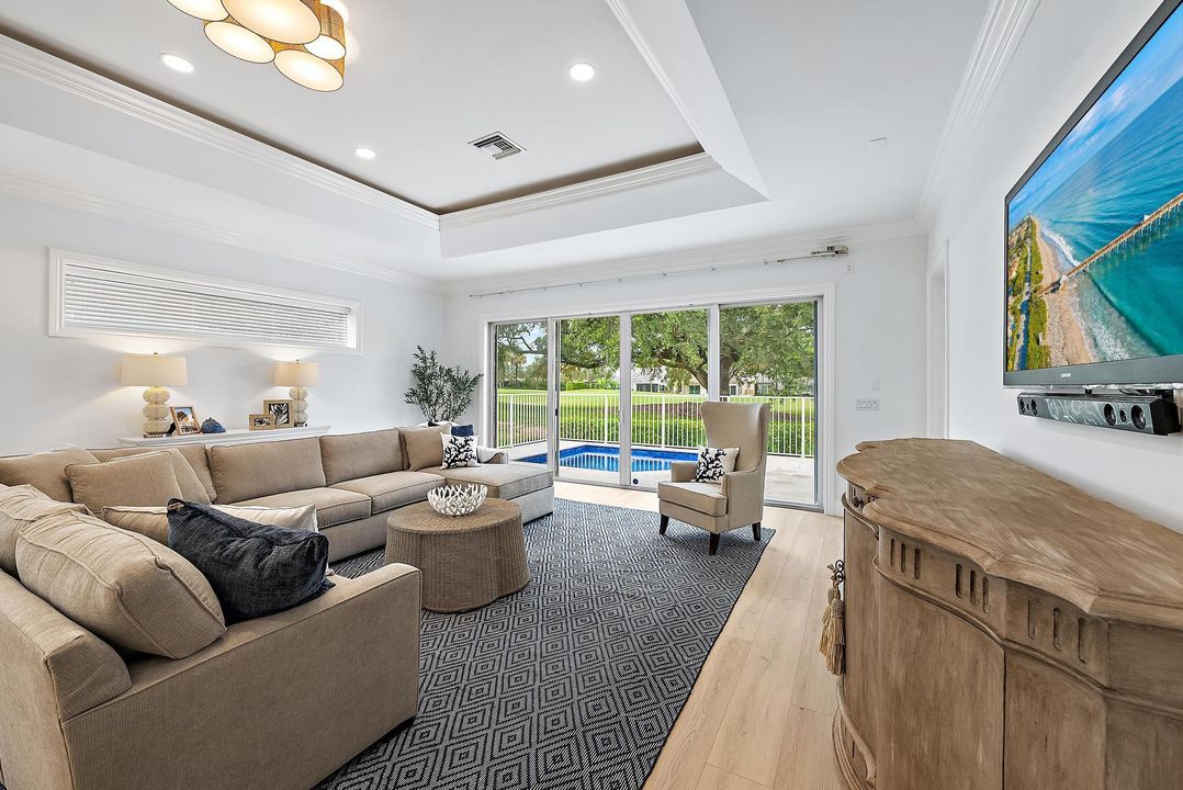 Activo con contrato: $2,539,000 (4 camas, 3 baños, 3741 Pies cuadrados)