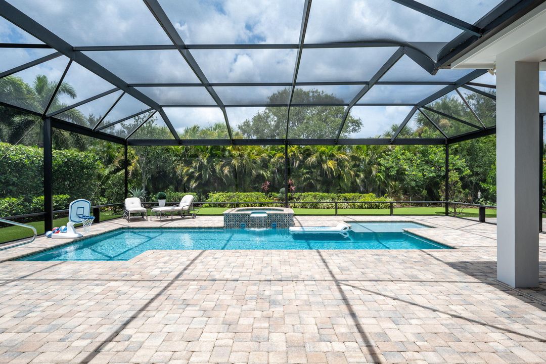 Active With Contract: $2,550,000 (3 beds, 3 baths, 3263 Square Feet)