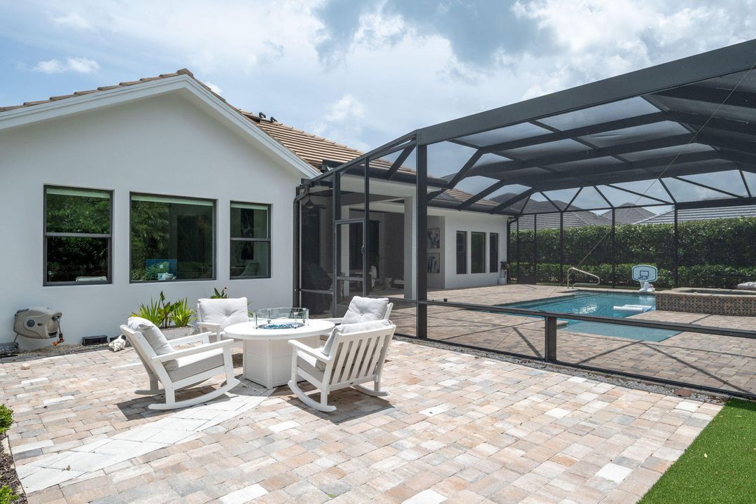 Active With Contract: $2,550,000 (3 beds, 3 baths, 3263 Square Feet)