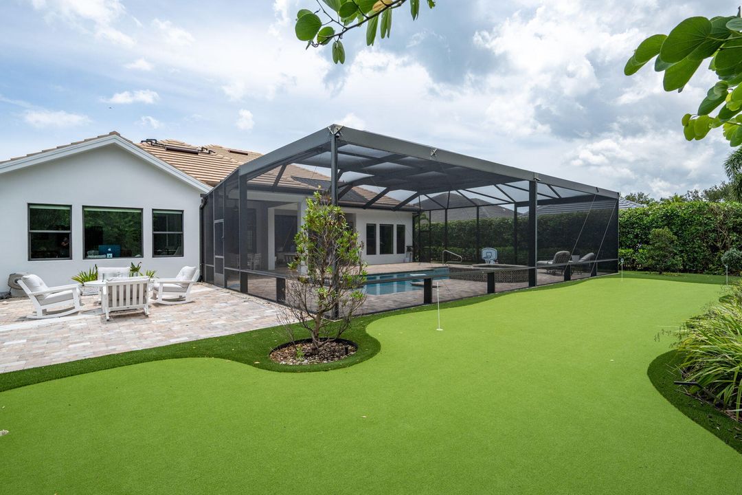 Active With Contract: $2,550,000 (3 beds, 3 baths, 3263 Square Feet)