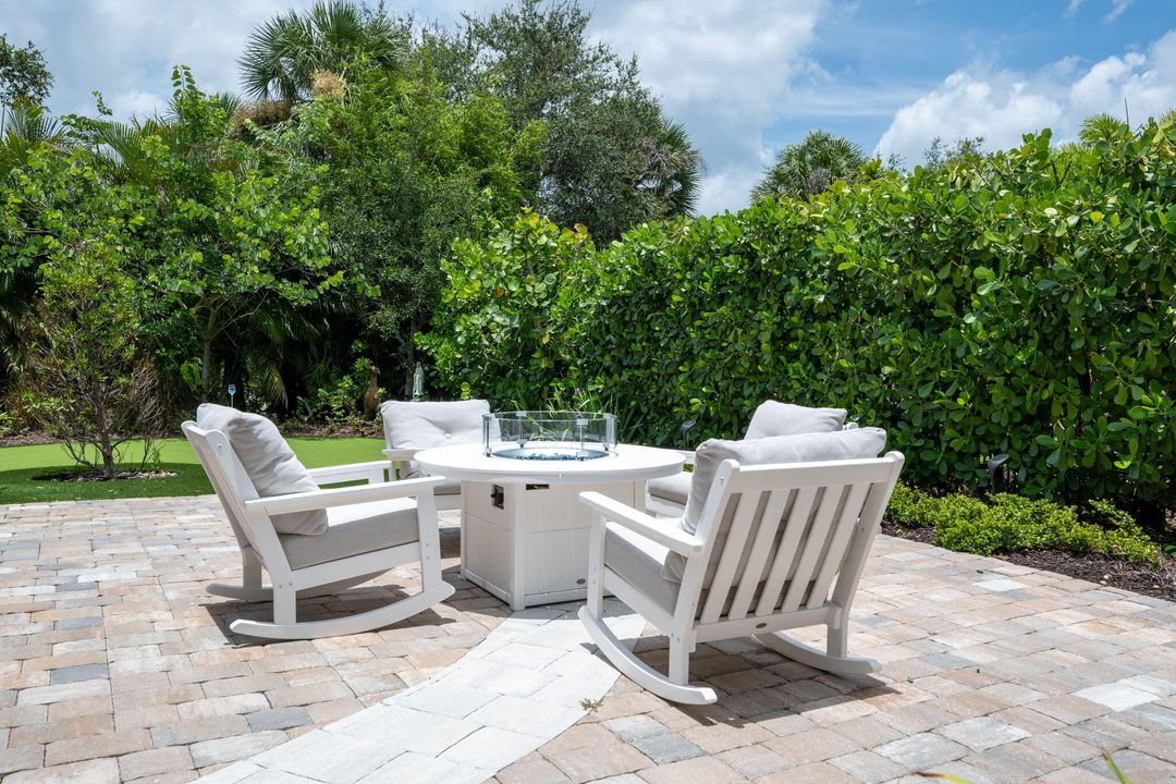 Active With Contract: $2,550,000 (3 beds, 3 baths, 3263 Square Feet)