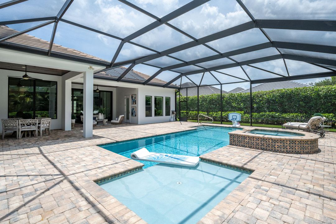 Active With Contract: $2,550,000 (3 beds, 3 baths, 3263 Square Feet)