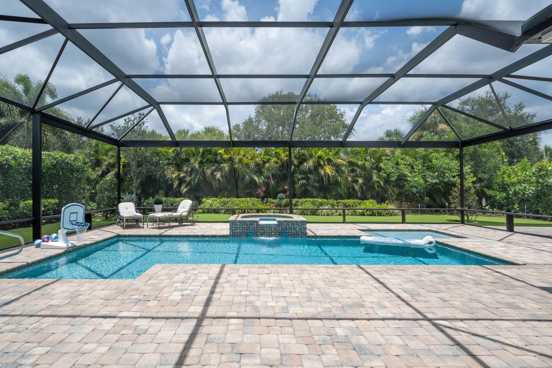 Active With Contract: $2,550,000 (3 beds, 3 baths, 3263 Square Feet)