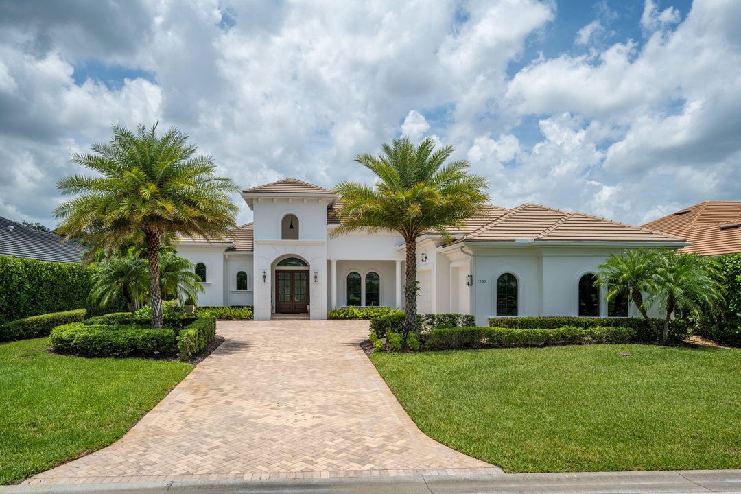 Active With Contract: $2,550,000 (3 beds, 3 baths, 3263 Square Feet)