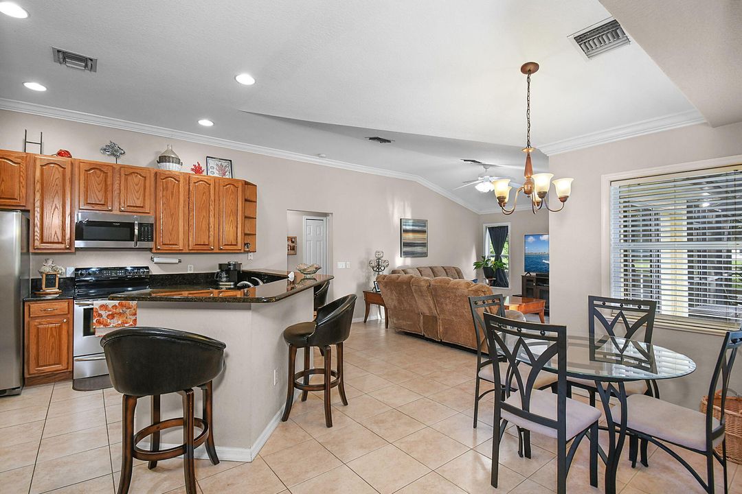 For Sale: $625,000 (3 beds, 2 baths, 1939 Square Feet)