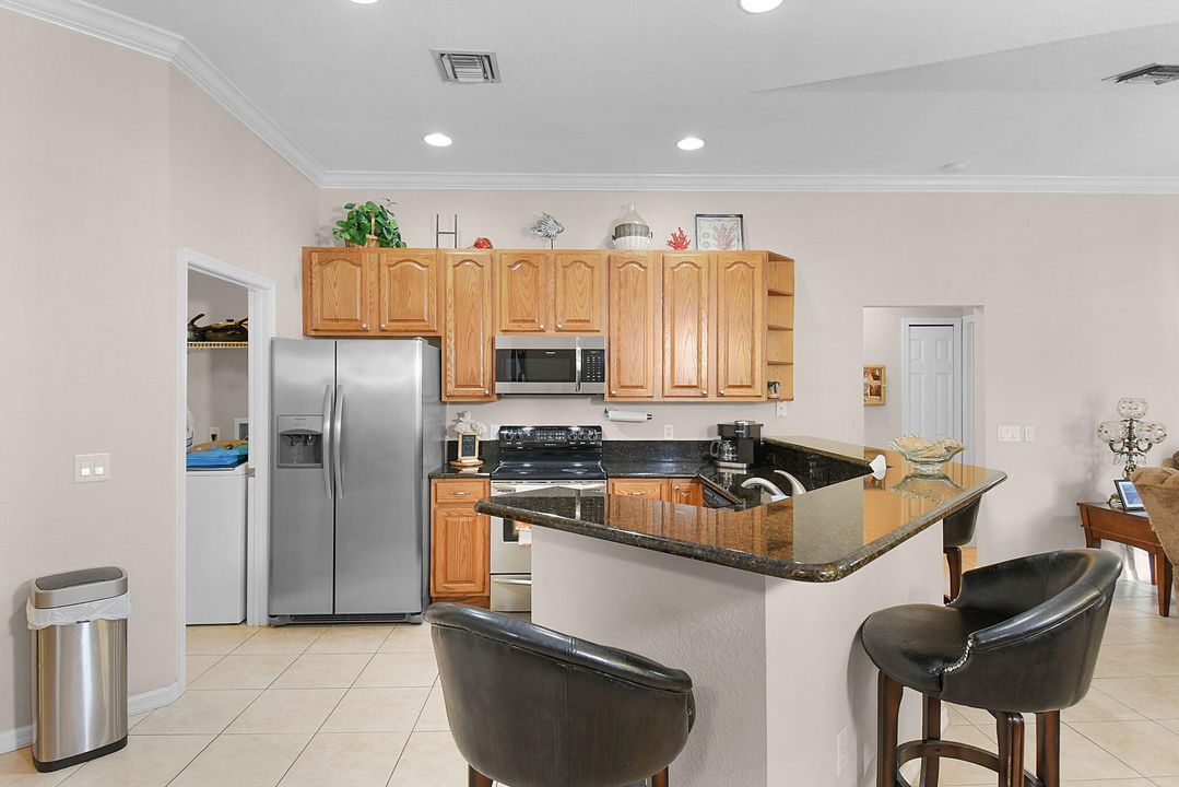 For Sale: $625,000 (3 beds, 2 baths, 1939 Square Feet)