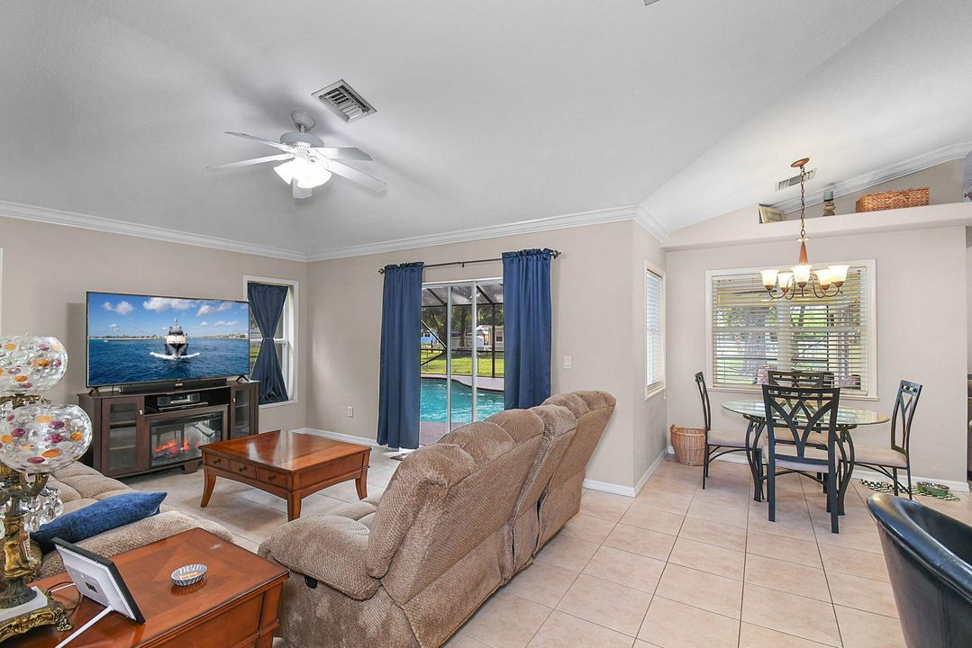 For Sale: $625,000 (3 beds, 2 baths, 1939 Square Feet)