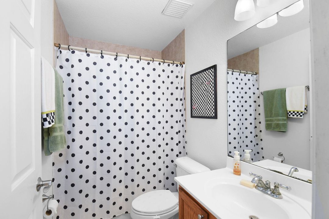 For Sale: $625,000 (3 beds, 2 baths, 1939 Square Feet)