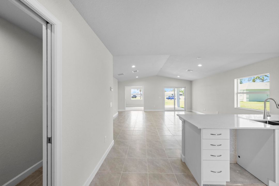 Active With Contract: $259,000 (1 beds, 1 baths, 1310 Square Feet)