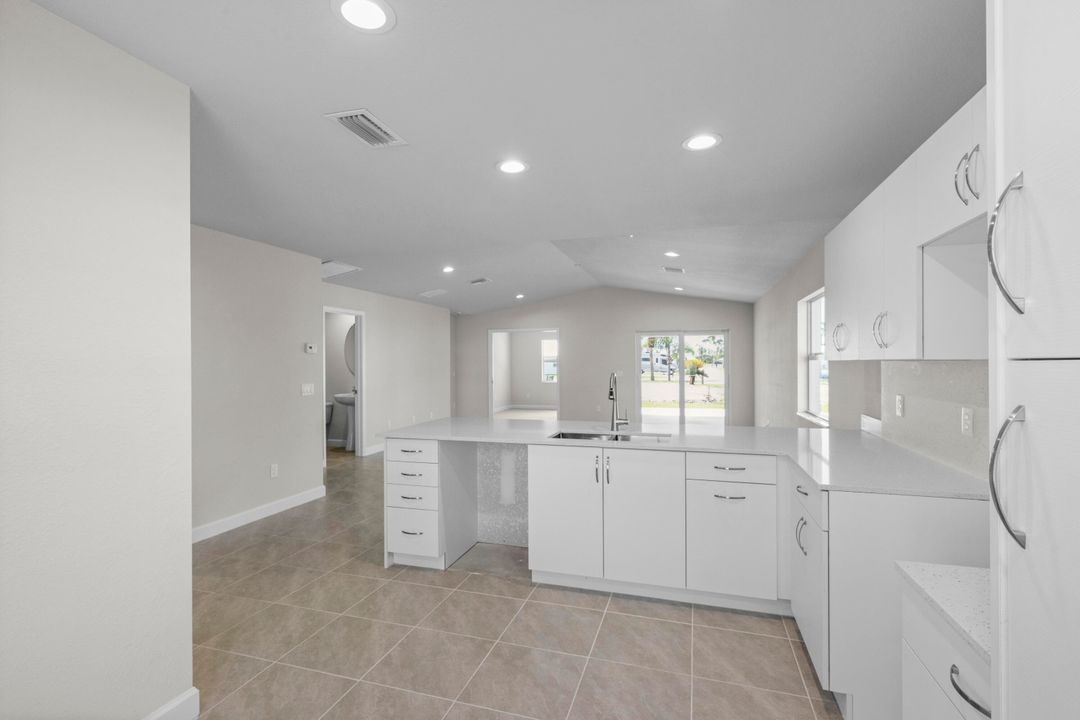 Active With Contract: $259,000 (1 beds, 1 baths, 1310 Square Feet)