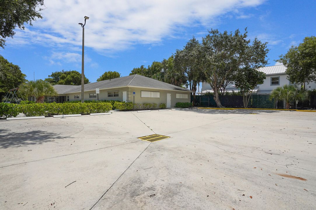 合同活跃: $2,829,000 (0 贝兹, 0 浴室, 5805 平方英尺)