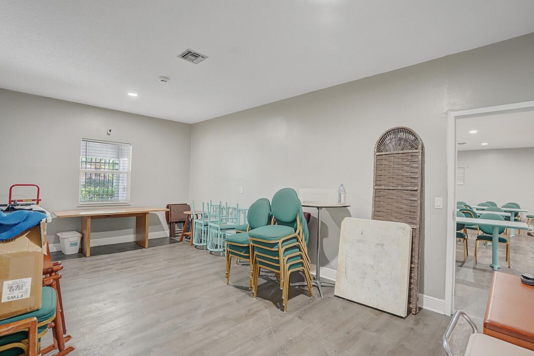 合同活跃: $2,829,000 (0 贝兹, 0 浴室, 5805 平方英尺)