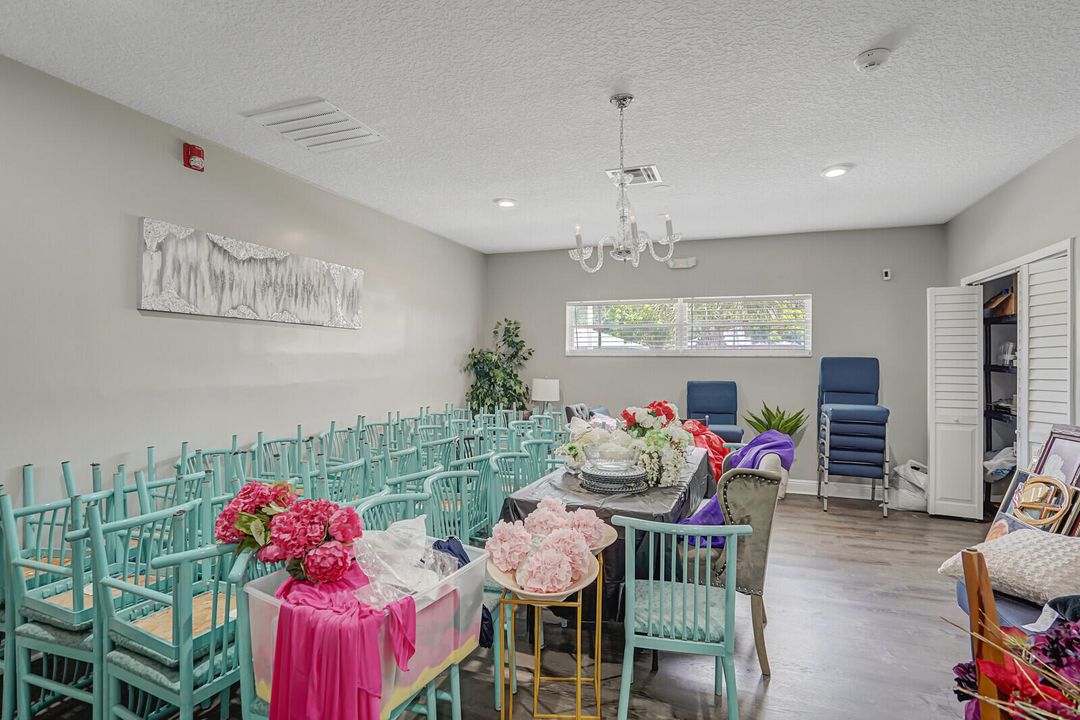 合同活跃: $2,829,000 (0 贝兹, 0 浴室, 5805 平方英尺)