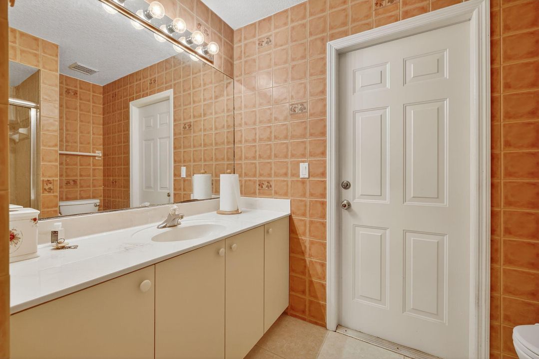 合同活跃: $530,000 (4 贝兹, 2 浴室, 2185 平方英尺)