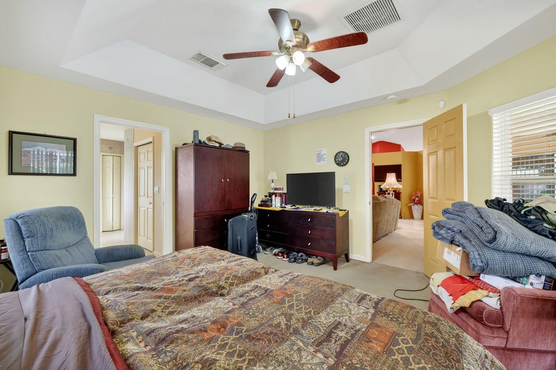 合同活跃: $530,000 (4 贝兹, 2 浴室, 2185 平方英尺)