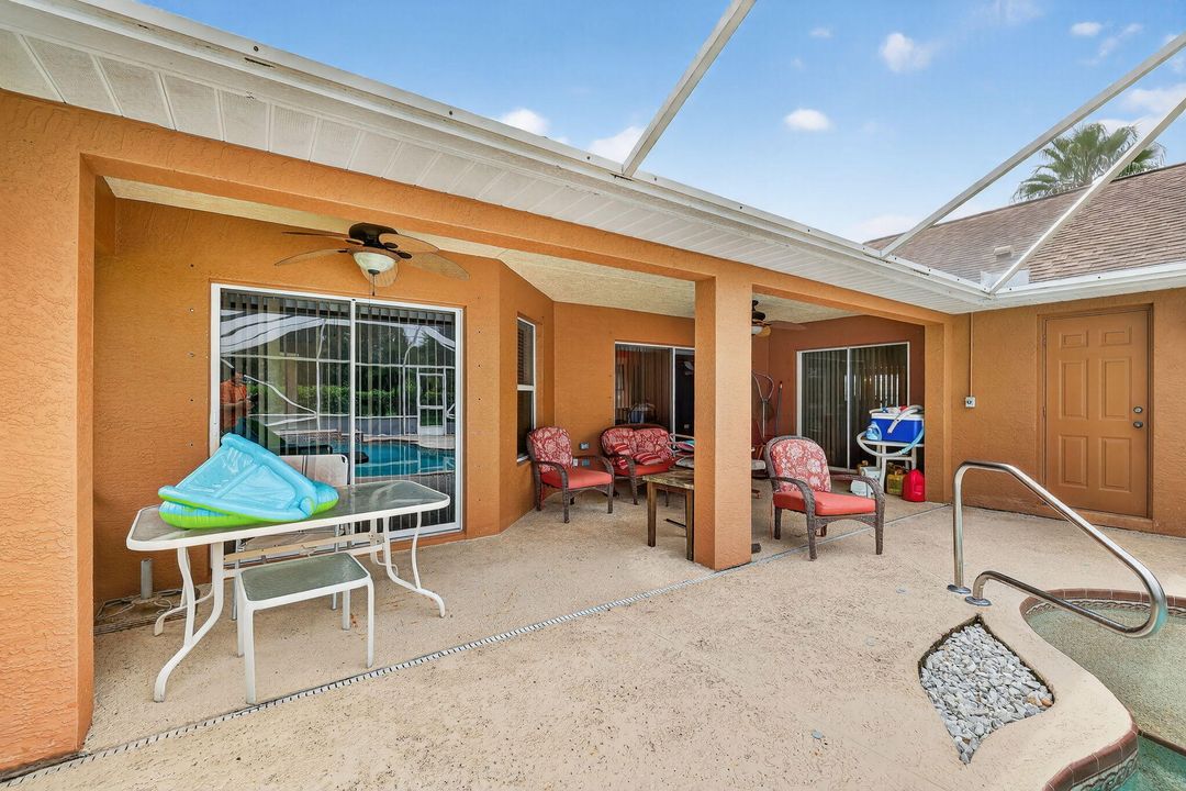 合同活跃: $530,000 (4 贝兹, 2 浴室, 2185 平方英尺)