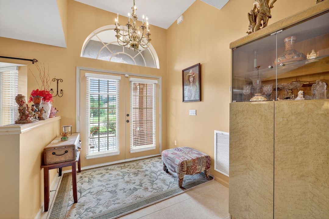 合同活跃: $530,000 (4 贝兹, 2 浴室, 2185 平方英尺)