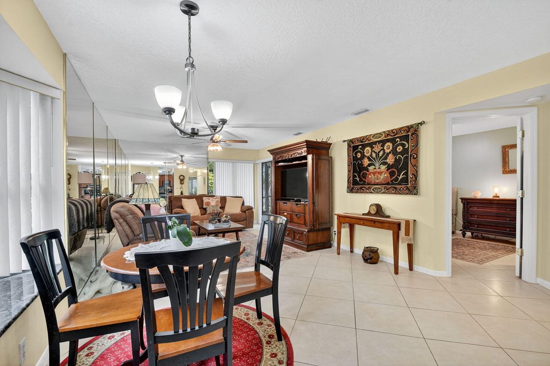 На продажу: $269,000 (3 спален, 2 ванн, 1225 Квадратных фут)