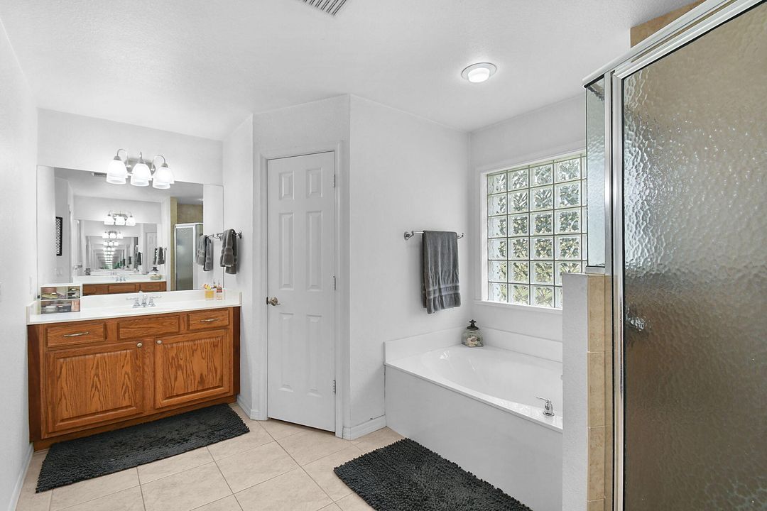 For Sale: $625,000 (3 beds, 2 baths, 1939 Square Feet)