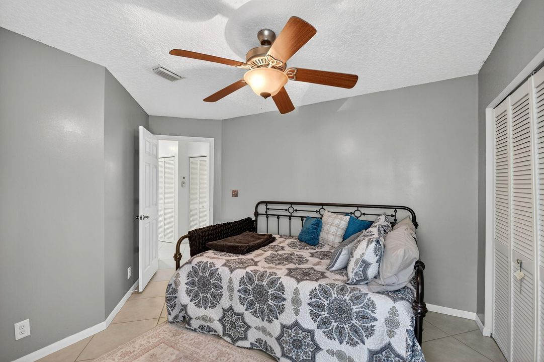 На продажу: $269,000 (3 спален, 2 ванн, 1225 Квадратных фут)