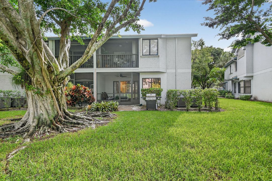 На продажу: $269,000 (3 спален, 2 ванн, 1225 Квадратных фут)