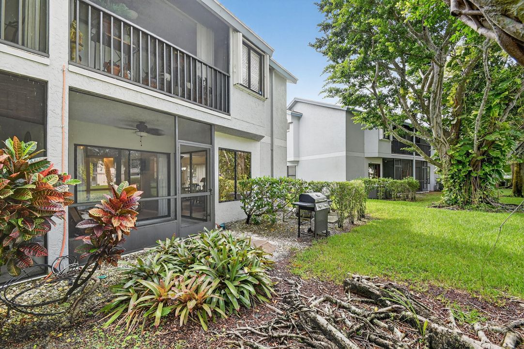 На продажу: $269,000 (3 спален, 2 ванн, 1225 Квадратных фут)