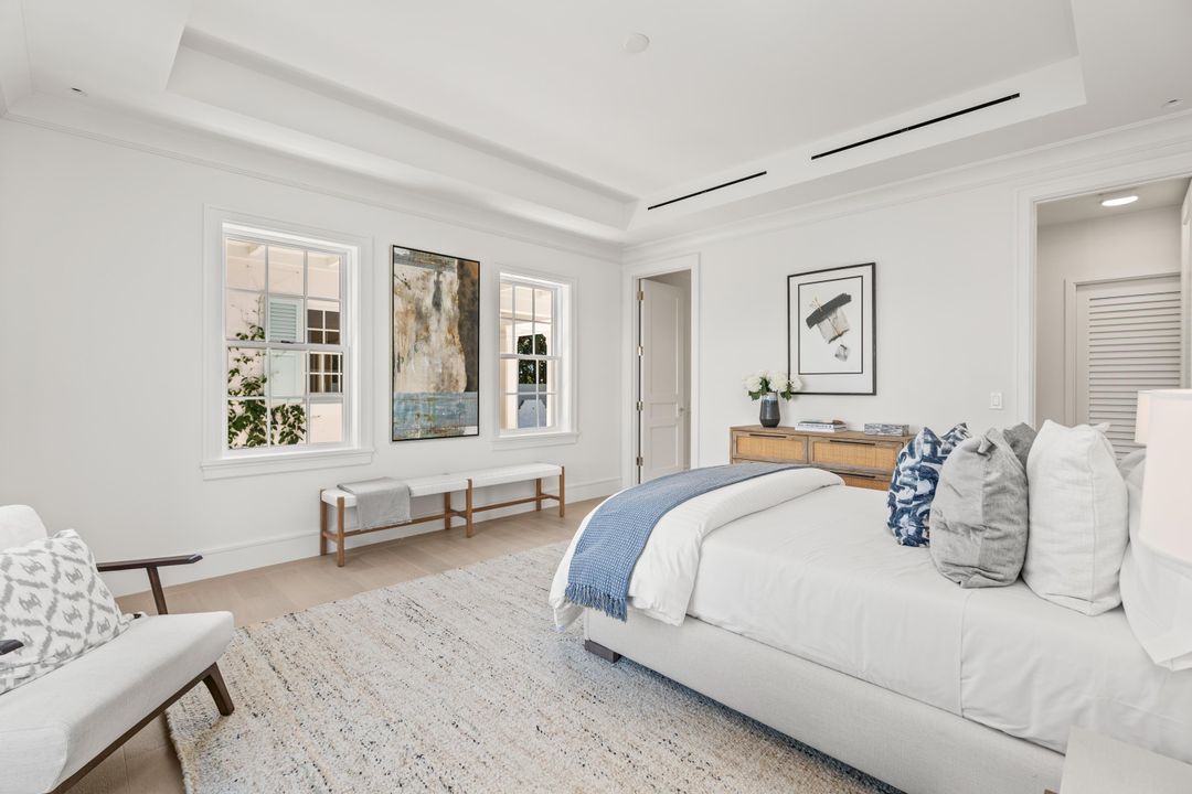 Active With Contract: $17,950,000 (4 beds, 6 baths, 5842 Square Feet)