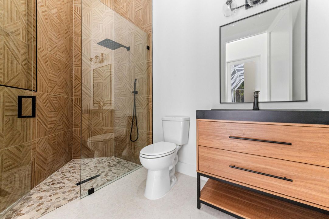 For Sale: $3,199,000 (5 beds, 5 baths, 5633 Square Feet)