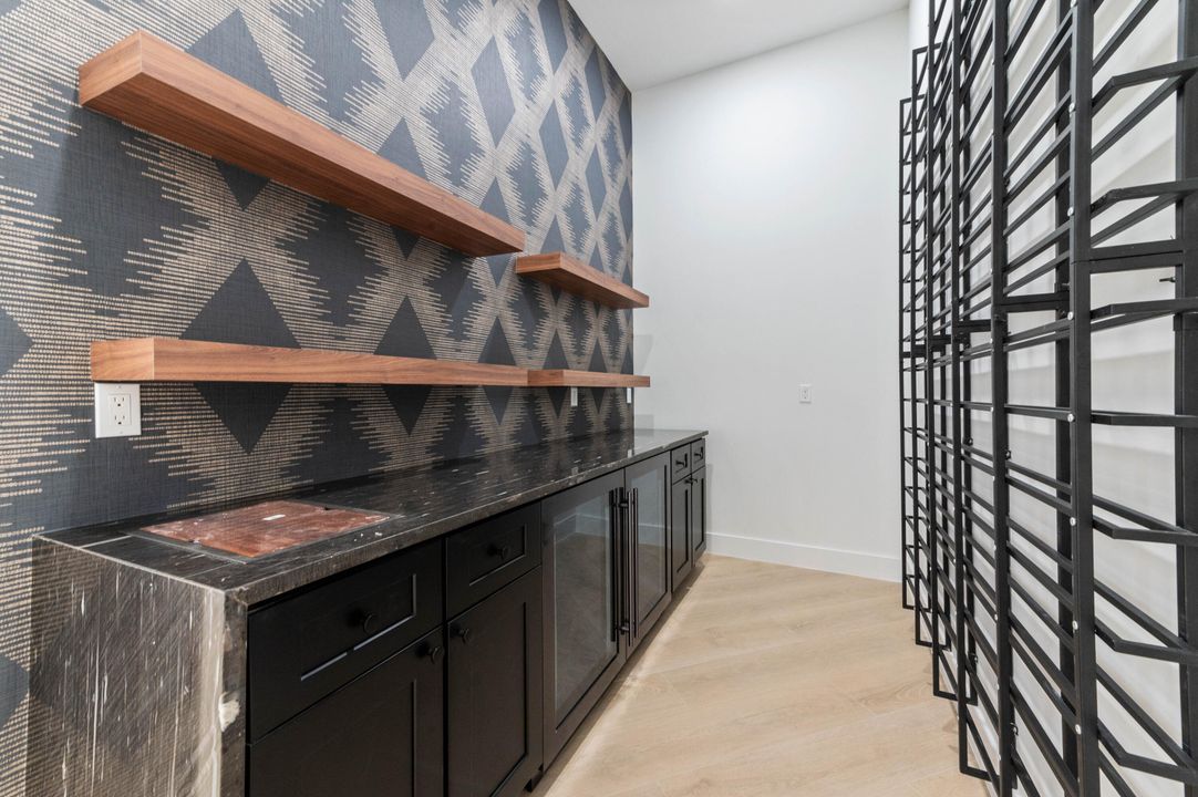 For Sale: $3,199,000 (5 beds, 5 baths, 5633 Square Feet)