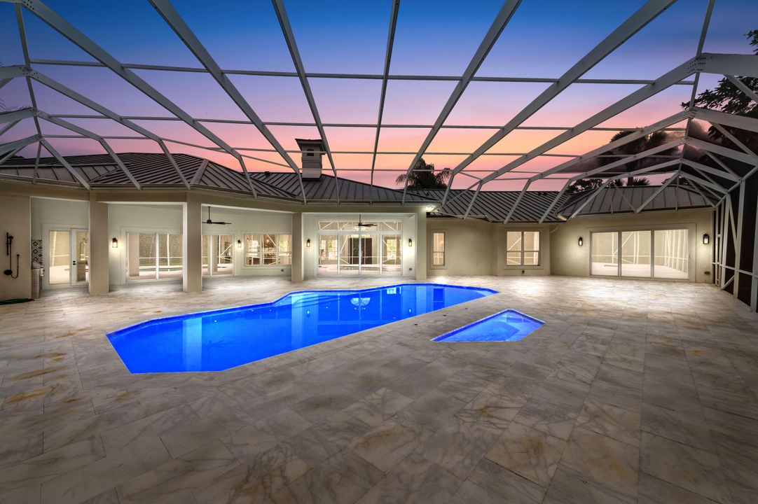 For Sale: $3,199,000 (5 beds, 5 baths, 5633 Square Feet)