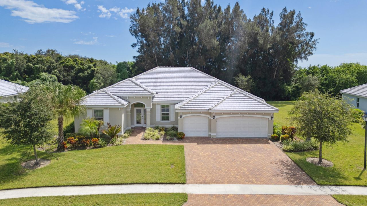 For Sale: $549,000 (4 beds, 3 baths, 2577 Square Feet)