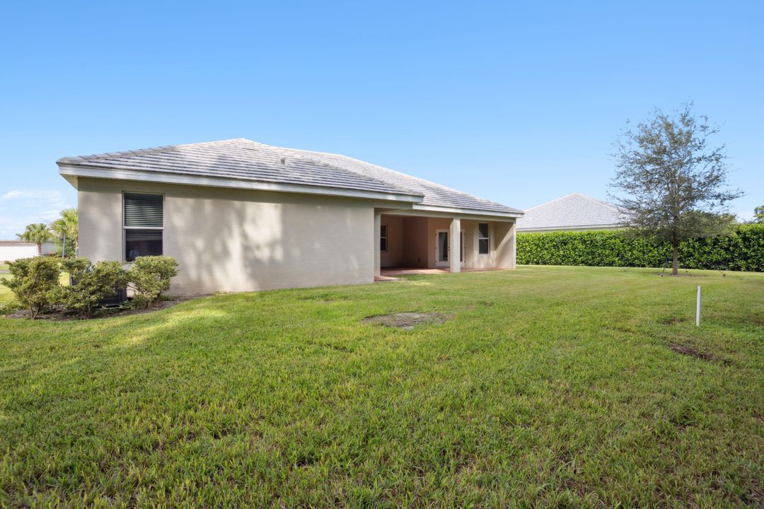 For Sale: $549,000 (4 beds, 3 baths, 2577 Square Feet)