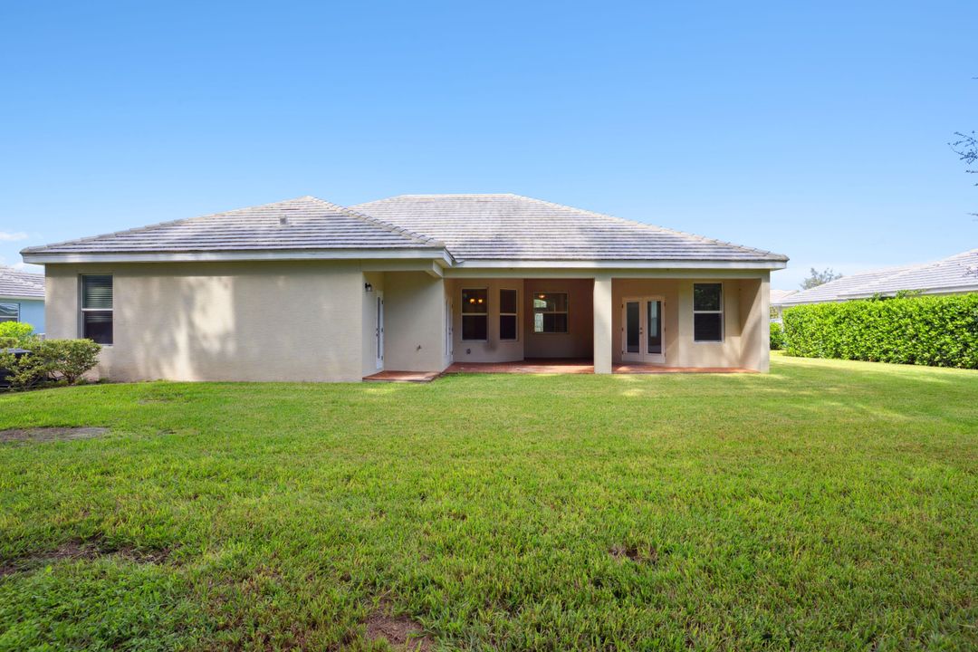 For Sale: $549,000 (4 beds, 3 baths, 2577 Square Feet)