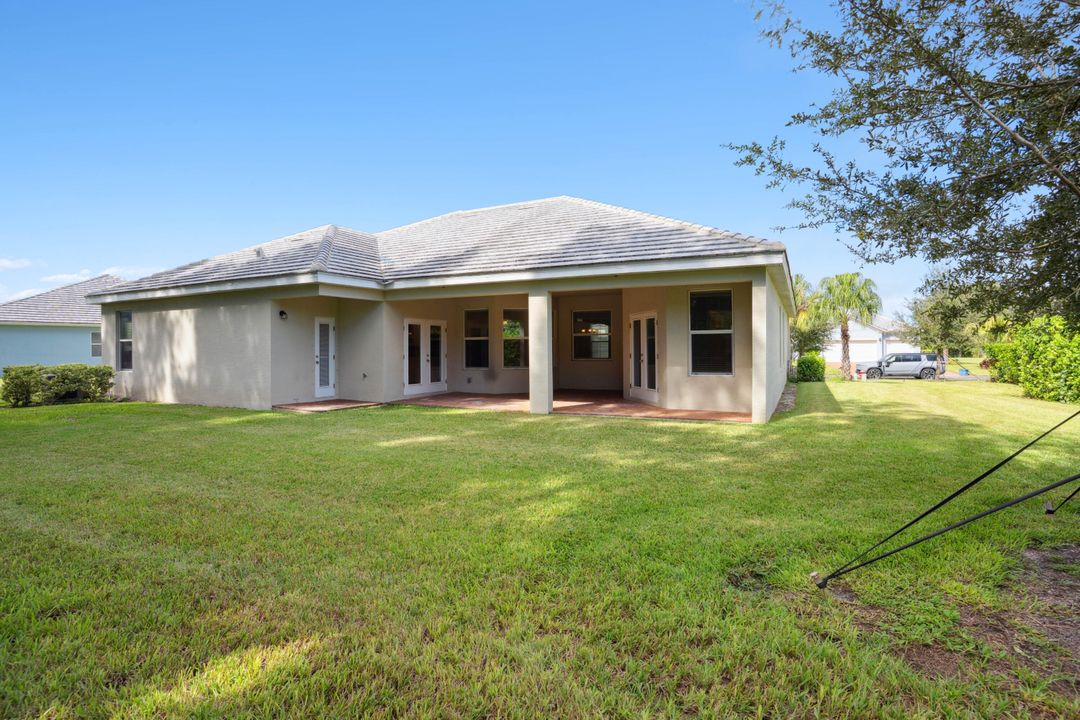 For Sale: $549,000 (4 beds, 3 baths, 2577 Square Feet)