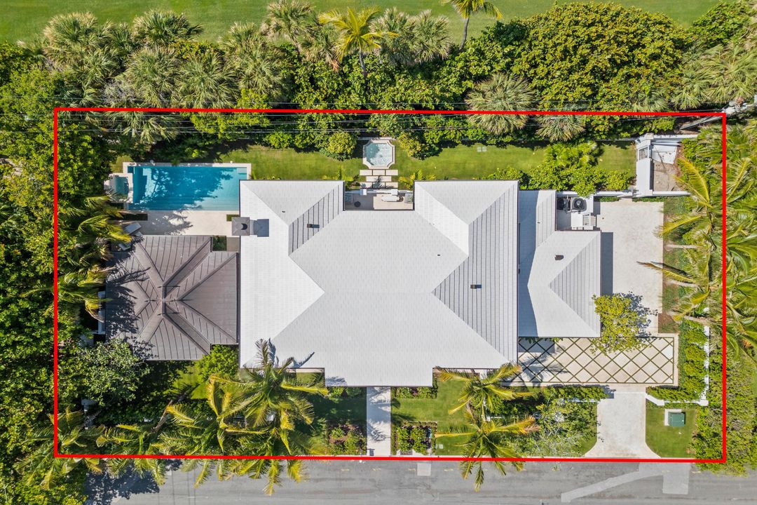 Active With Contract: $17,950,000 (4 beds, 6 baths, 5842 Square Feet)