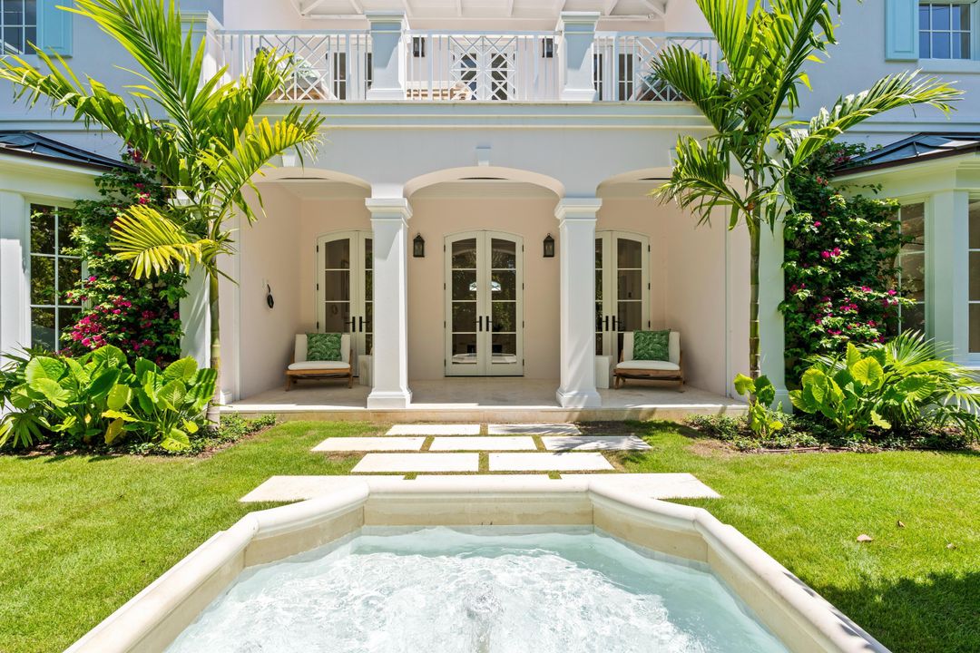 Active With Contract: $17,950,000 (4 beds, 6 baths, 5842 Square Feet)