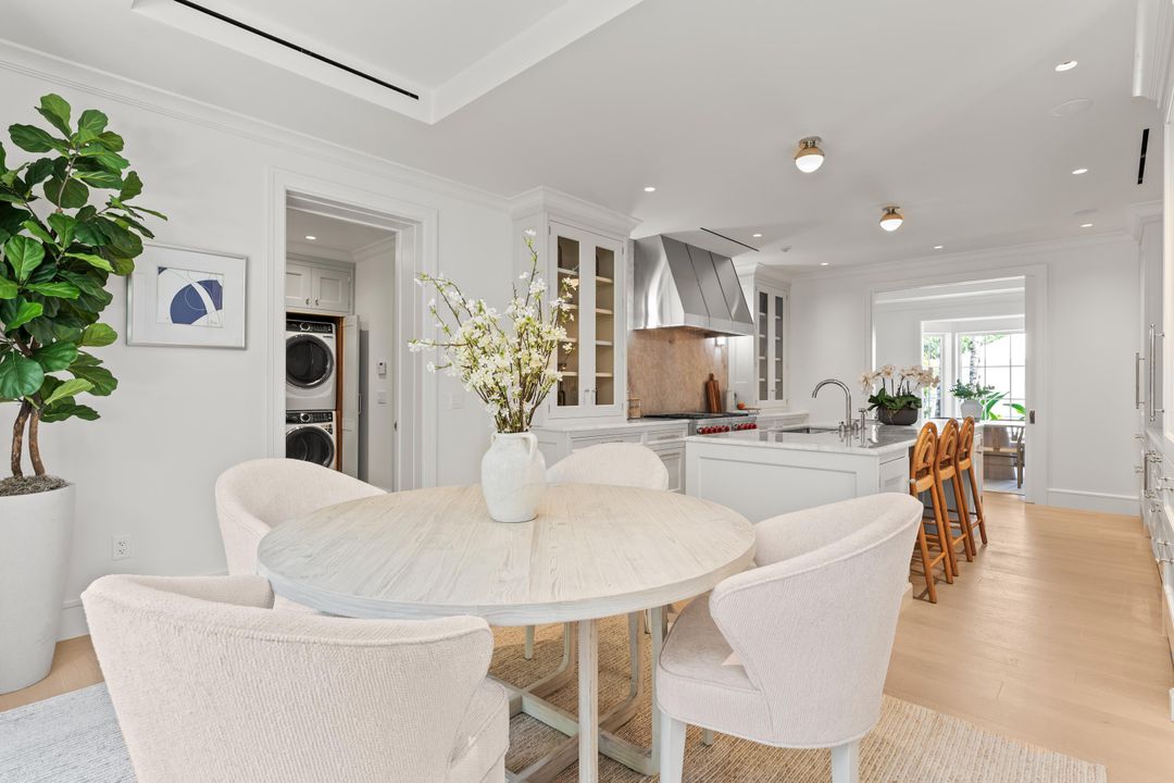 Active With Contract: $17,950,000 (4 beds, 6 baths, 5842 Square Feet)