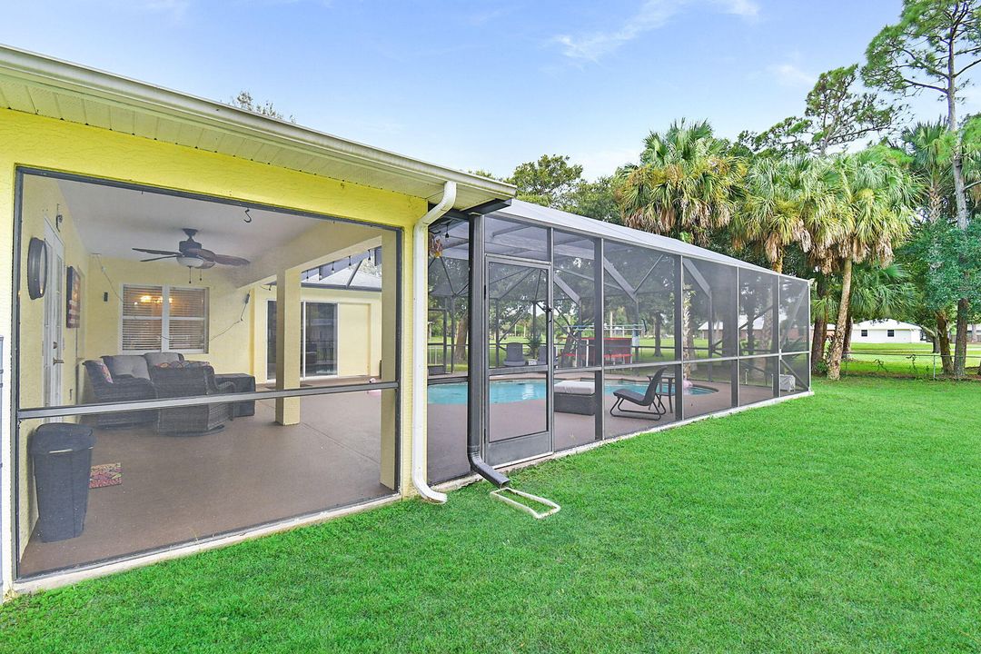 For Sale: $625,000 (3 beds, 2 baths, 1939 Square Feet)