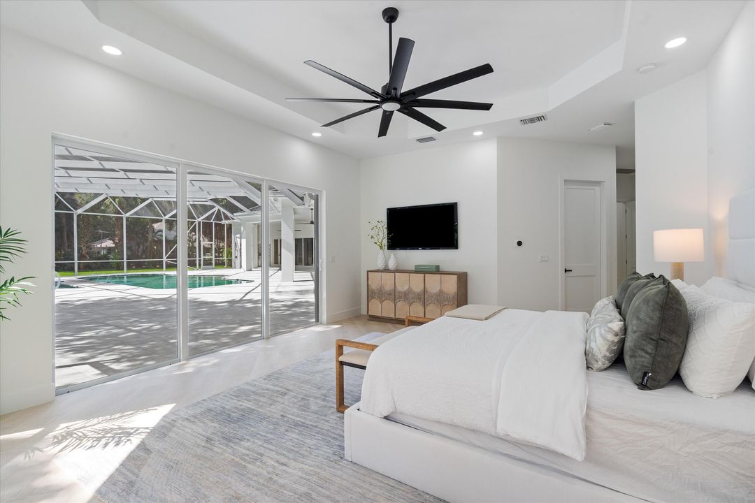 For Sale: $3,199,000 (5 beds, 5 baths, 5633 Square Feet)