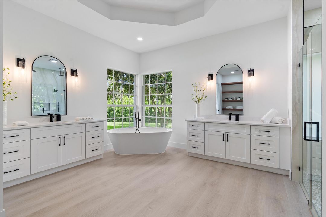 For Sale: $3,199,000 (5 beds, 5 baths, 5633 Square Feet)