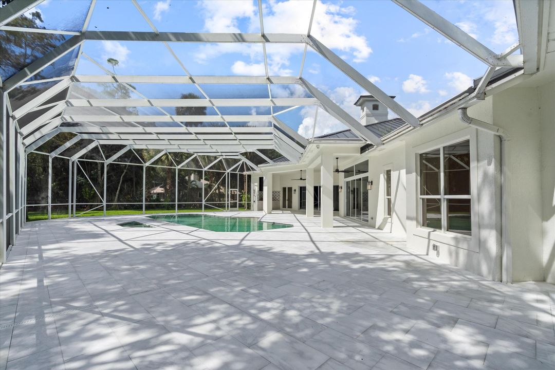 For Sale: $3,199,000 (5 beds, 5 baths, 5633 Square Feet)