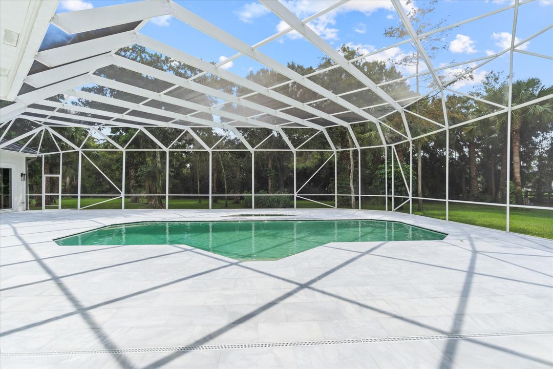 For Sale: $3,199,000 (5 beds, 5 baths, 5633 Square Feet)