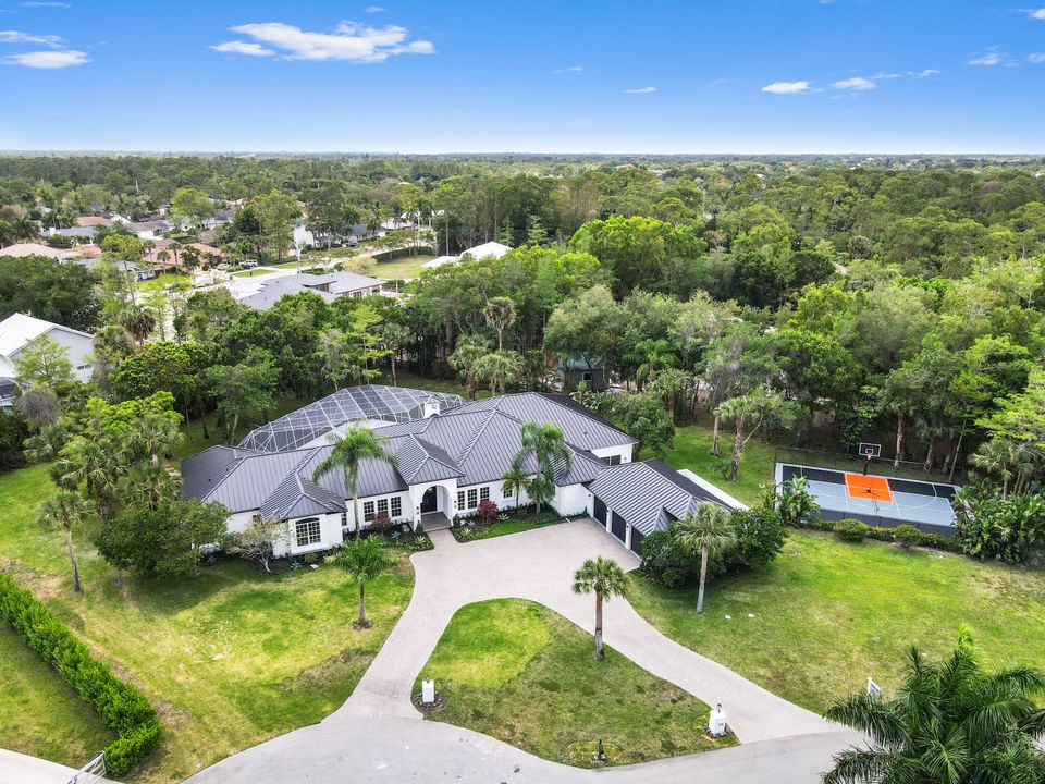 For Sale: $3,199,000 (5 beds, 5 baths, 5633 Square Feet)