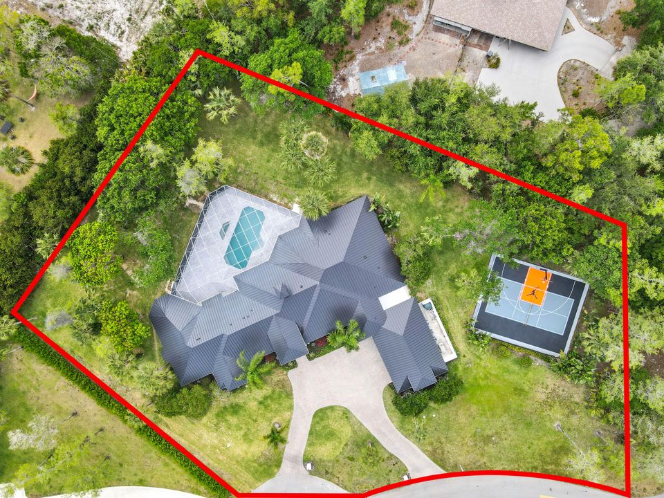 For Sale: $3,199,000 (5 beds, 5 baths, 5633 Square Feet)