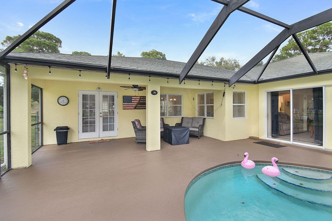 For Sale: $625,000 (3 beds, 2 baths, 1939 Square Feet)