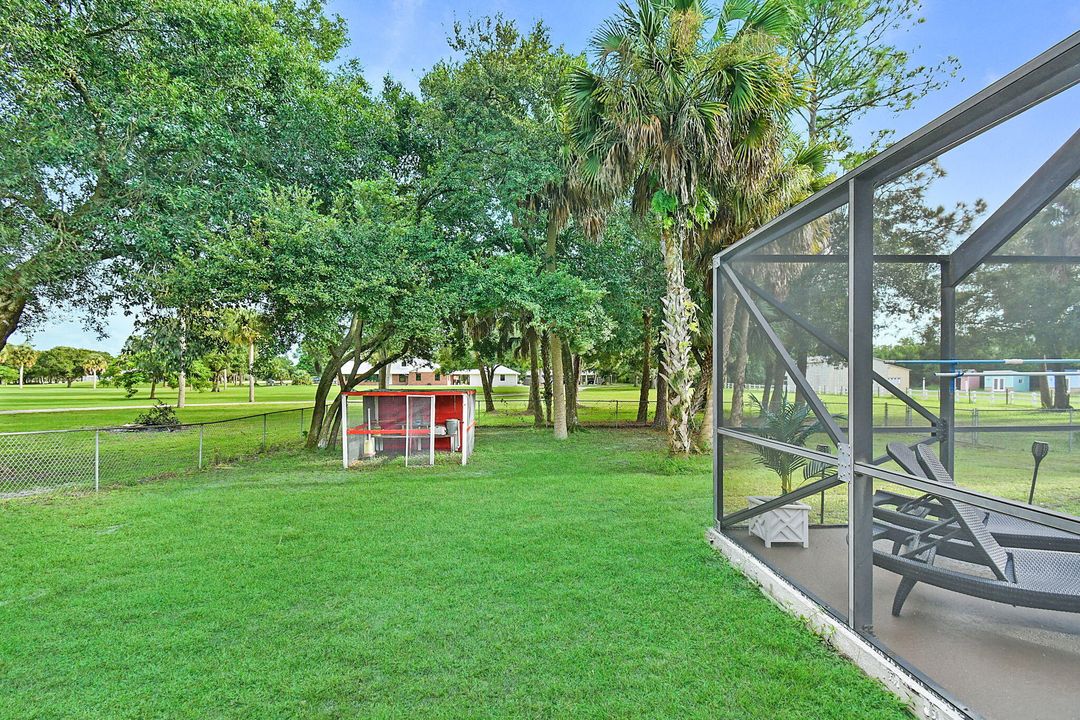 For Sale: $625,000 (3 beds, 2 baths, 1939 Square Feet)