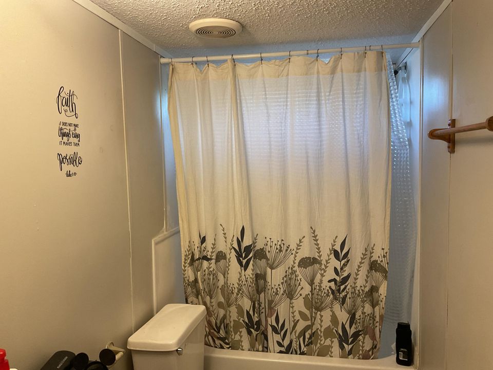 For Sale: $129,900 (3 beds, 2 baths, 1626 Square Feet)