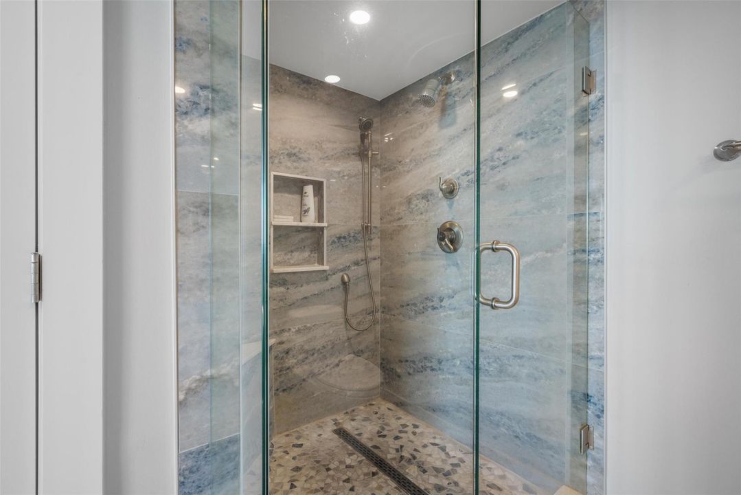 En Venta: $725,000 (2 camas, 2 baños, 1210 Pies cuadrados)